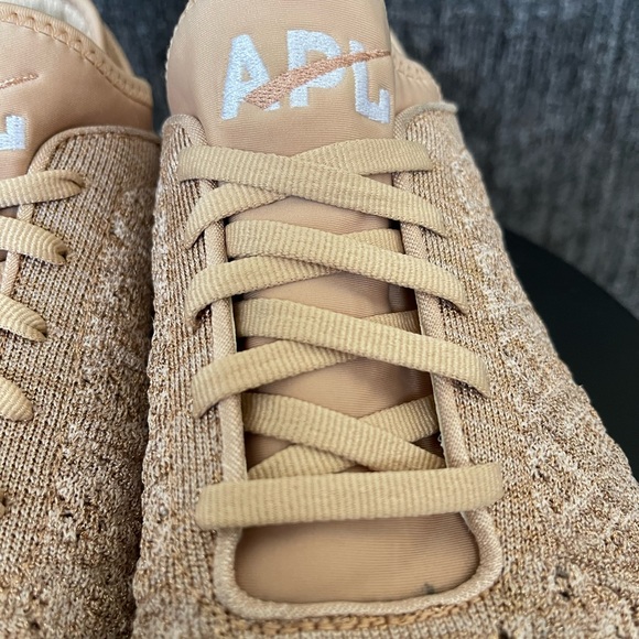 Women’s APL TechLoom Phantom Size 10 - Picture 12 of 14